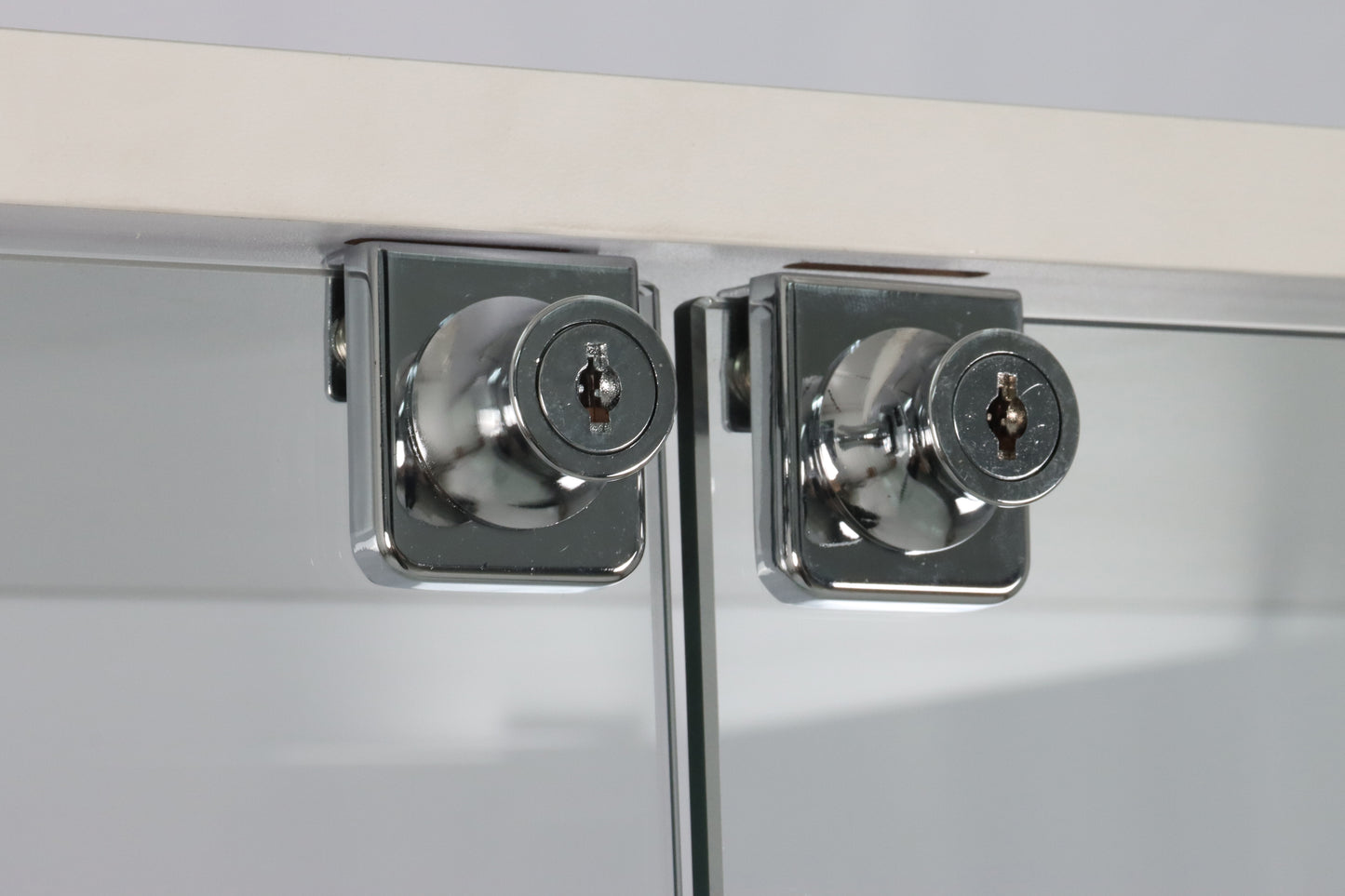 Frameless Upright Cabinet: EC800